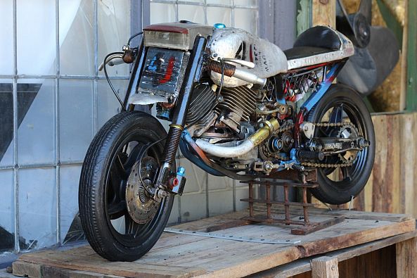 4 J CAFE RACER-Roger Gailey