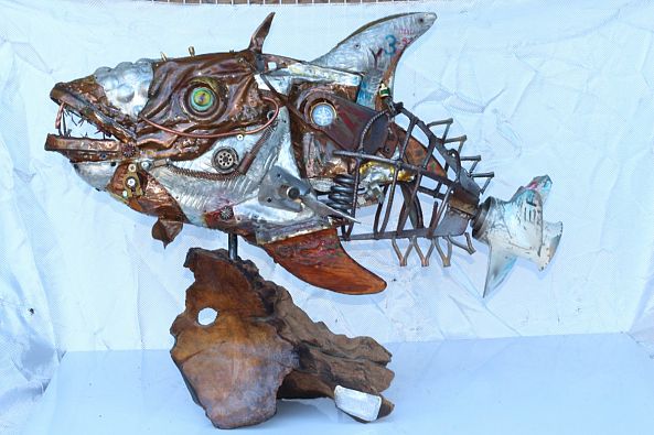 FISHO! DA BLADEO!-Roger Gailey